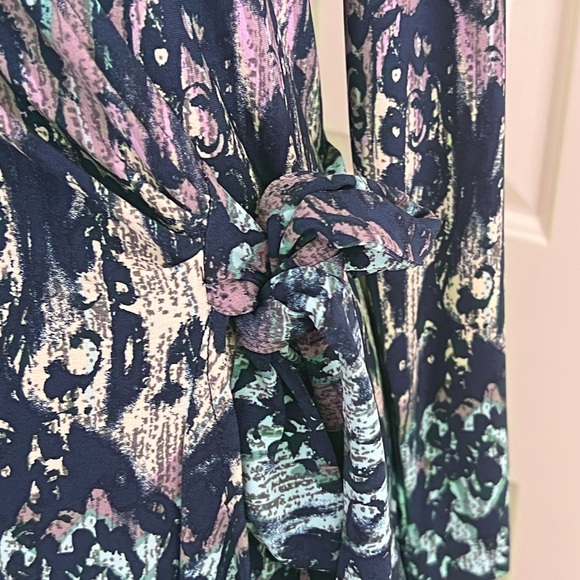 BCBG NWT Adele Wrap Dress - knee length. navy multi. - Picture 4 of 6